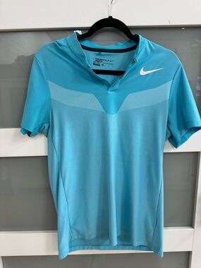 Nike Men’s Turquoise Short-Sleeve Golf Polo